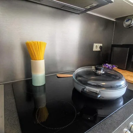 Ueber Den Daechern Von Kirchheim, Modernes Apartman