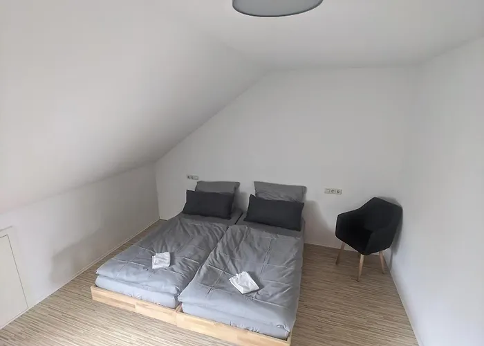 Apartamento über Den Dächern Von Kirchheim, Modernes